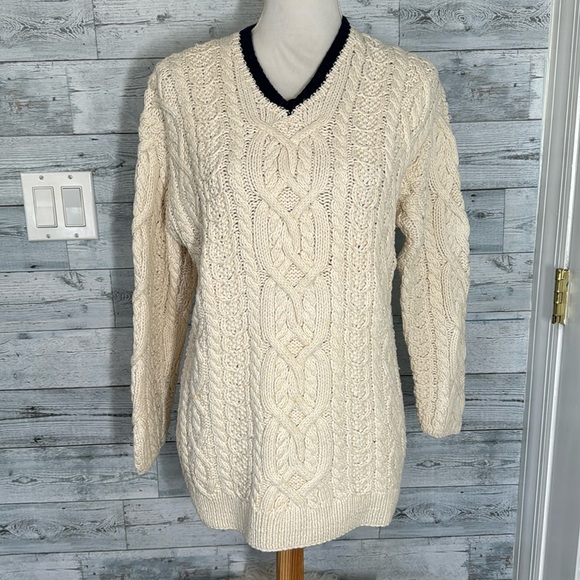 LIMITED HANDKNIT CHUNKY SWEATER - Picture 1 of 7